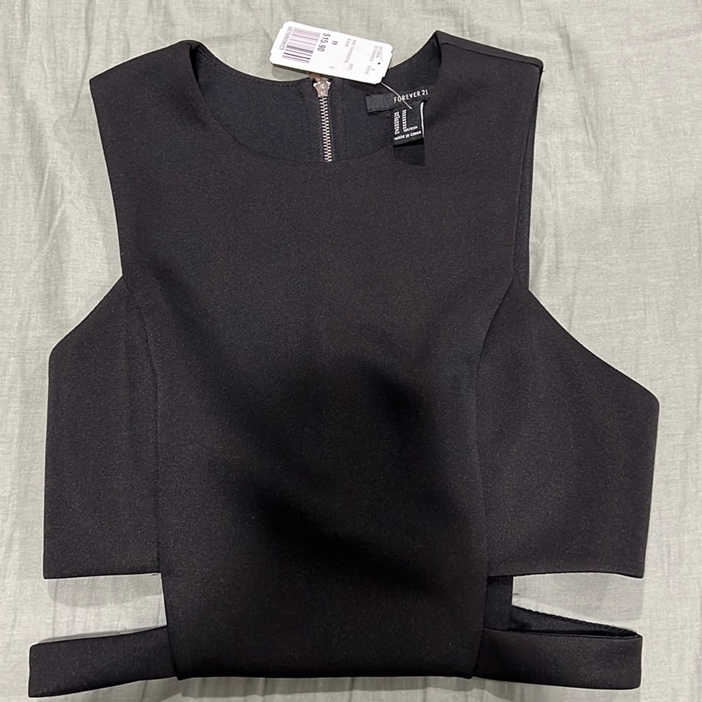 Black crop top size medium